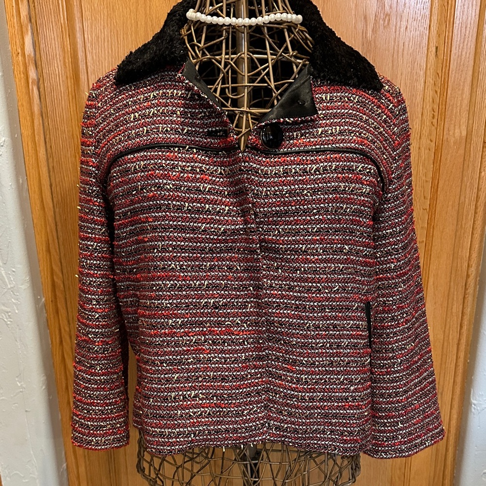 KERAIA Women's Striped Jacket with Black Collar, size Medium. Cropped sleeves